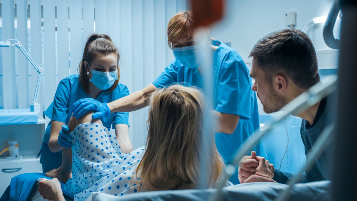 Découvrez tout sur l’hémorragie post-accouchement, une urgence vitale ! 
                L'hémorragie de la délivrance, une complication de l'accouchement